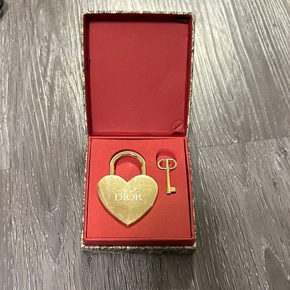 Dior Gold Heart Lock and Key Holder - Picture 1 of 2